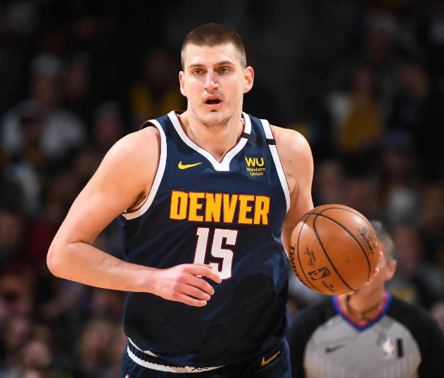 波特节目爆料往事：曾让装备经理递纸条约会啦啦队员​